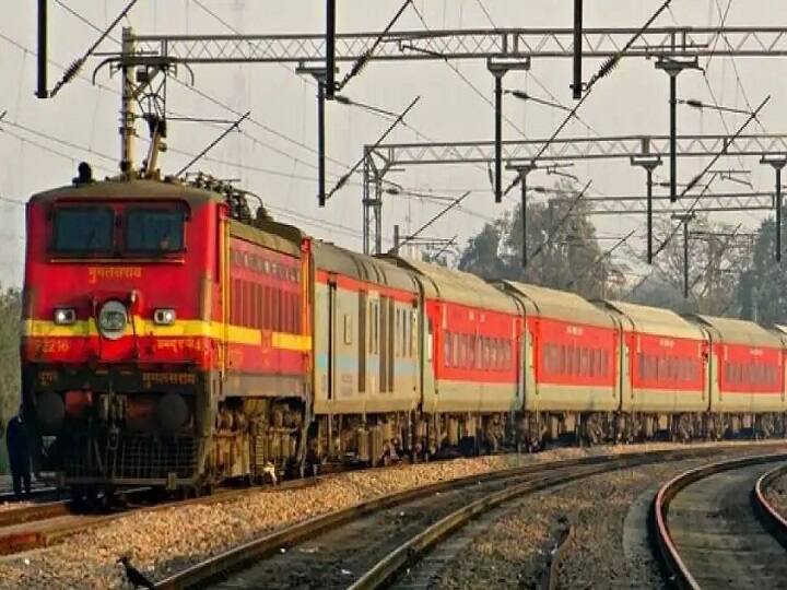 The train has been diverted to some parts of the southern districts இரட்டை ரயில் பாதை இணைப்பு பணிகள் : திருநெல்வேலி - நாகர்கோவில் - ஆரல்வாய்மொழி இடையே ரயில் போக்குவரத்தில் மாற்றம்