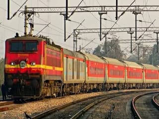 Madurai-Secunderabad special train service extended by one more month! மதுரை - செகந்திராபாத் சிறப்பு ரயில் சேவை மேலும் ஒரு மாதத்திற்கு நீட்டிப்பு