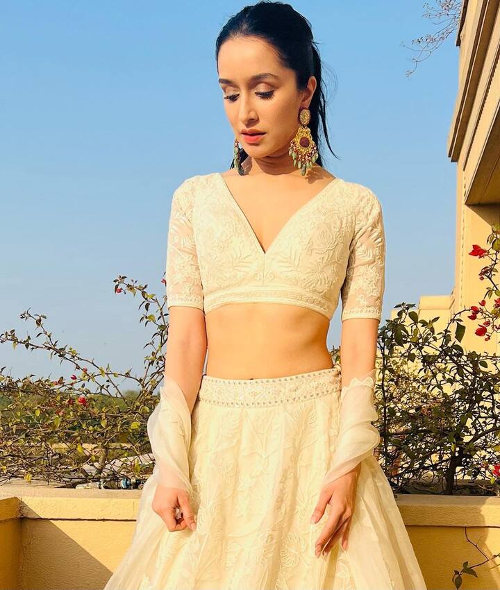 सध्या श्रद्धाने तिचे ट्रॅडिशनल फोटो शेअर केलेत. (photo:shraddhakapoor/ig)