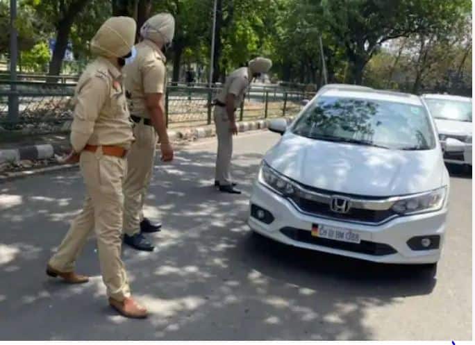 ਚੰਡੀਗੜ੍ਹ: ਜੇਕਰ ਪੁਲਿਸ ਤੁਹਾਡੇ ਨਾਲ ਜ਼ਬਰਦਸਤੀ ਕਰਦੀ ਹੈ ਤੇ ਤੁਹਾਡੀ ਕਾਰ ਜਾਂ ਬਾਈਕ (ਕਿਸੇ ਵੀ ਵਾਹਨ) ਦਾ ਗਲਤ ਚਲਾਨ ਕੱਟਦੀ ਹੈ, ਤਾਂ ਤੁਹਾਨੂੰ ਉਸ ਚਲਾਨ ਨੂੰ ਰੱਦ ਕਰਵਾਉਣ ਲਈ ਕੀ ਕਰਨਾ ਚਾਹੀਦਾ ਹੈ, ਆਓ ਦੱਸਦੇ ਹਾਂ।