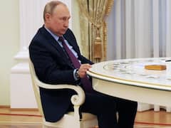 Russia-Ukraine War: यूक्रेन पर पुतिन के हमले से बौखलाए कई देश, रूस को घेरने की तैयारी तेज, लगेंगे ये प्रतिबंध