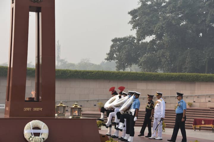 Service chiefs and Defence Secretary on Friday laid wreaths at the National War Memorial in Delhi on Friday on the occasion of the memorial's third anniversary. (Photo: @salute2soldier)