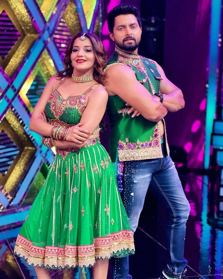 वहीं टीवी के जाने माने अभिनेता अर्जुन बिजलानी और नेहा स्वामी बिजलानी, कॉमेडियन बलराज और उनकी पत्नी दीप्ति तुली, राहुल महाजन और उनकी पत्नी नताल्या महाजन, गायक अंकित तिवारी और उनकी पत्नी पल्लवी शुक्ला तिवारी, सोशल मीडिया इन्फ्लुएंसर गौरव तनेजा और उनकी पत्नी ऋतु राठी तनेजा भी इस शो का हिस्सा होंगे.