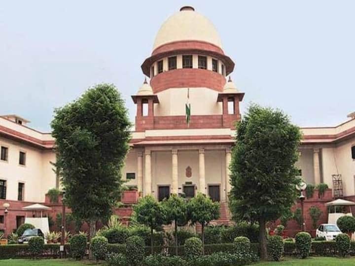 Delhi Supreme Court on Compassionate Appointment on PIL from Railway worker second wife for stepson Delhi News: सुप्रीम कोर्ट का बड़ा फैसला, कहा- कर्मचारी की मौत के बाद दूसरी पत्नी से पैदा हुआ बच्चा अनुकंपा नियुक्ति का पात्र