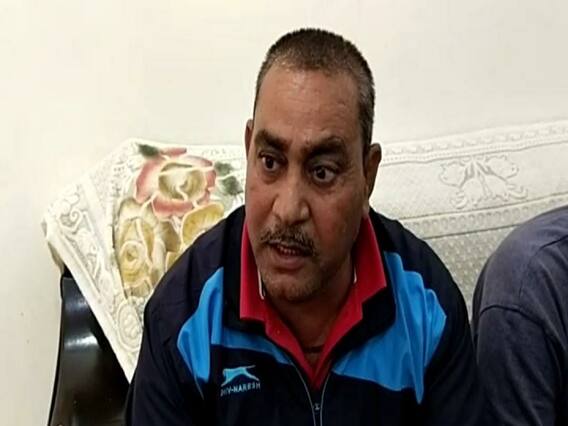 Bihar News: यूक्रेन में फंसे बेटे को फौजी पिता ने दिए बचने के टिप्स, कहा- डरना नहीं, जब भी बजे सायरन, तब... Bihar News: यूक्रेन में फंसे बेटे को फौजी पिता ने दिए बचने के टिप्स, कहा- डरना नहीं, जब भी बजे सायरन, तब...