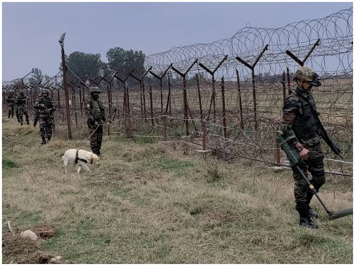 American weapons received by Pakistani terrorists from Taliban, new rifles were also delivered to Indian soldiers ANN जम्मू कश्मीर के सीमावर्ती इलाकों में भारतीय सेना ने घोषित किया अलर्ट, यह है वजह