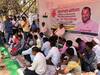 Raju shetti Agitation : एका मंत्र्याला समर्थन देण्यासाठी सगळं मंत्रीमंडळ रस्त्यावर, पण शेतकऱ्यांची चौकशी करायला वेळ नाही