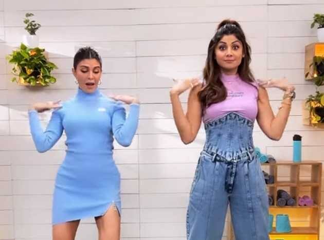 video viral: shilpa shetty and jacqueline fernandez amazing moves on dance together Shilpa Shetty અને Jacqueline Fernandezએ એકસાથે બતાવ્યા હૉટ મૂવ્સ, ફેન્સ રહી ગયા જોતાં....... Video Viral