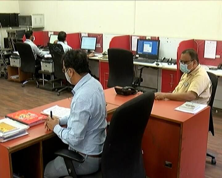 The state government has started a control room for Gujaratis trapped in Ukraine યુક્રેનમાં ફસાયેલા ગુજરાતીઓ માટે રાજ્ય સરકારે શરૂ કર્યો કંન્ટ્રોલ રૂમ, જાહેર કર્યો હેલ્પલાઇન નંબર