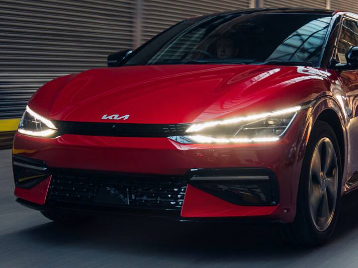 KIA Motors भारत में जल्द ला सकती है Kia EV6, अभी जान लें संभावित स्पेसिफिकेशन्स और फीचर्स Kia Filed Trade mark For EV6 Kia Electric Car range launch price feature