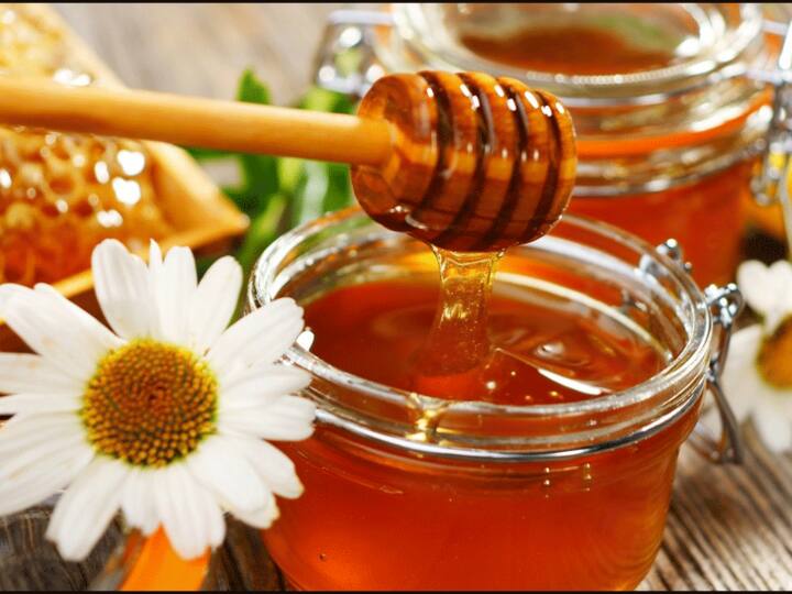 How To Reduce Weight Honey Is Helpful In Weight Loss Honey Health Benefits शहद को इन चीजों के साथ मिलाकर खाएं, तेजी से कम होगा वजन मिलेंगे कई फायदे