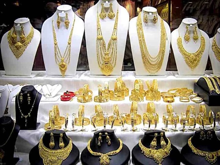 Gold, Silver Price: சரிவை நோக்கிச் செல்லும் தங்கம் வெள்ளி விலை.. இன்றைய விலை  நிலவரம் இதுதான்!!