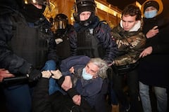 Russia-Ukraine Crisis: Opposition Leaders, Celebrities & Civilians Unite To Condemn Russian Assault On Ukraine