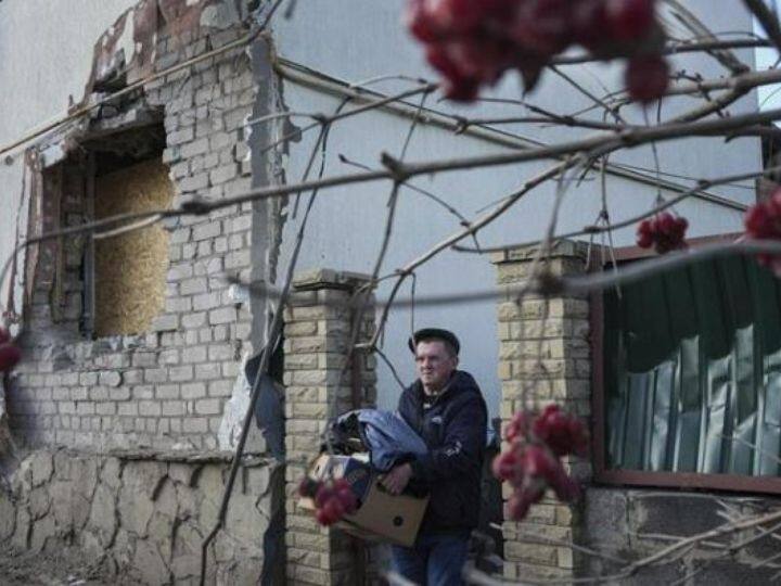 रूस के रक्षा मंत्रालय ने शनिवार को कहा है कि मास्को द्वारा आक्रमण शुरू करने के बाद से कब्जा करने वाला पहला ये अहम जनसंख्या केंद्र पर शहर है.