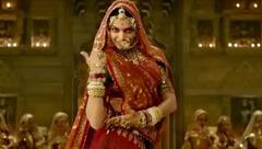 ਕਦੇ ਅਕਸ਼ੇ ਕੁਮਾਰ ਤੇ ਕਦੇ ਦੀਪਿਕਾ ਪਾਦੂਕੋਣ, ਜਦੋਂ ਫਿਲਮਾਂ 'ਚ ਇਨ੍ਹਾਂ ਕਲਾਕਾਰਾਂ ਦੇ ਪਹਿਰਾਵੇ ਨੂੰ ਲੈ ਕੇ ਹੋਇਆ ਹੰਗਾਮਾ ਹੋਇਆ