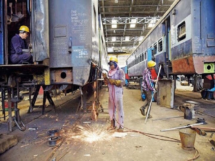 Railway Jobs : பத்தாம் வகுப்பு தேர்ச்சியா? தென்னக ரயில்வேயில் குவிந்திருக்கும் வேலைவாய்ப்புகள்..