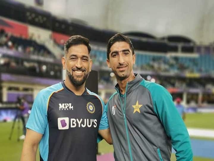 'Dreams come true' Big reaction of Pakistan's young bowler Shahnawaz Dahani after meeting Mahendra Singh Dhoni MS Dhoni: 'स्वप्न सत्यात उतरलं' महेंद्रसिंह धोनीला भेटल्यानंतर पाकिस्तानच्या युवा गोलंदाजाची मोठी प्रतिक्रिया