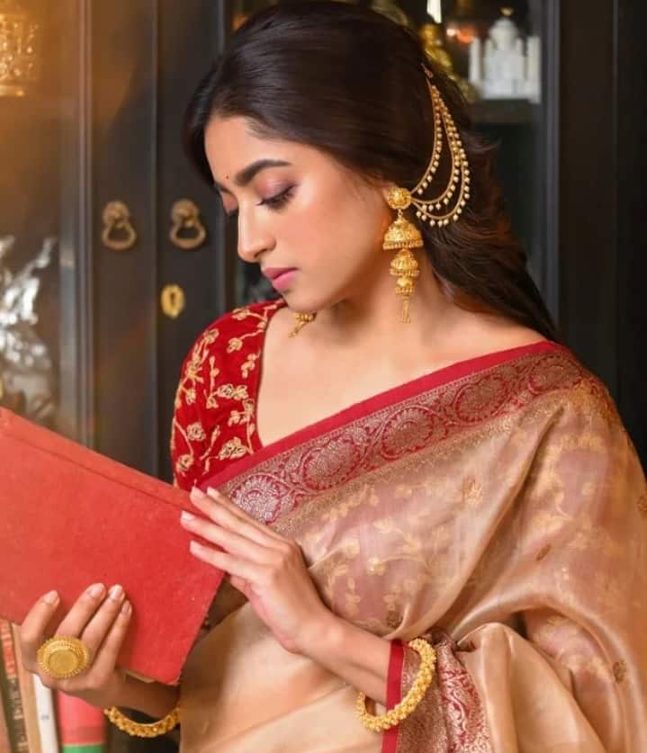 এরপর 'সোয়েটার' ছবিতে ফের তাঁর অভিনয় ক্ষমতা প্রশংসা পায়। বক্স অফিসেও ভাল ফল করে এই ছবি।