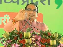 MP News: सीएम शिवराज की खुले मंच से चेतावनी, कहा- सुन लो कलेक्टर, कमिश्नर! Ration में कोई गड़बड़ी हुई तो...