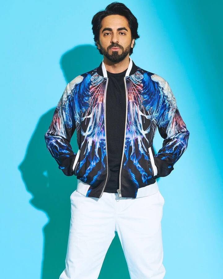 आयुष्मान खुराना (Ayushmann Khurrana)- छोटे पर्दे से अपने करियर की शुरुआत करने वाले एक्टर आयुष्मान खुराना बॉलीवुड का जाना माना नाम चुके हैं. एक्टिंग के साथ-साथ उनका सिंगिंग टैलेंट भी दर्शकों को खूब भाता है.