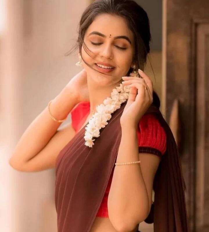 என்னோடு பேச மட்டும் குயிலாகும் உன் குரலில்