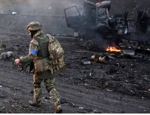 russia attacked mariupol steel plant hundreds of civilians trapped along with soldiers marathi news Russia Ukraine War: रशियाचा मारिओपोल स्टील प्लांटवर हल्ला; सैनिकांसह शेकडो नागरिक अडकले