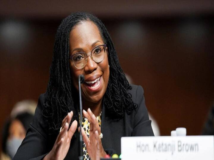 Joe Biden Nominates Ketanji Brown Jackson, First Black Woman as Supreme Court judge First Black Woman Judge: அமெரிக்க வரலாற்றில் முதன்முறை.! உச்சநீதிமன்ற நீதிபதியாக கறுப்பின பெண்..! குவியும் பாராட்டு!!