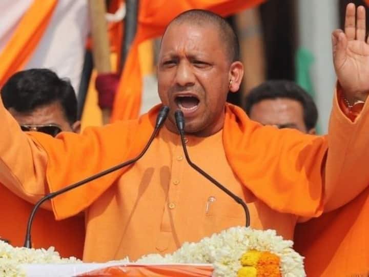 UP Election 2022 CM Yogi Adityanath targets SP-BSP in Fazilnagar Uttarpradesh UP Election 2022: फाजिलनगर में विपक्ष पर सीएम योगी का प्रहार, कहा- 'लगता है दगाबाजियों को प्यारे थे दंगेबाज'