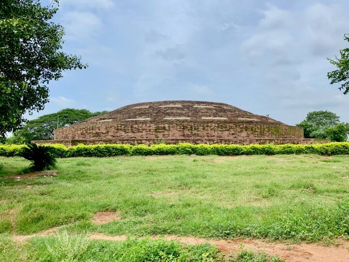 Khammam Nelakondapalli biggest buddha stupa in south India attracting tourists Nelakondapalli: ప్రాచీన ఆనవాళ్లకు నెలవు నేలకొండపల్లి, పర్యాటకులను ఆకర్షిస్తోన్న బౌద్ధ స్థూపం