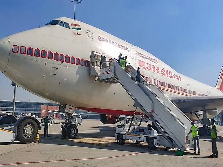 Air Tickets: Air India and other airlines increases Airlines Economy ticket rate to 40 to 50 percent ਹਵਾਈ ਸਫਰ ਹੋਇਆ ਮਹਿੰਗਾ, ਏਅਰ ਇੰਡੀਆ ਸਮੇਤ ਸਾਰੀਆਂ ਏਅਰਲਾਈਨਜ਼ ਨੇ ਇਕਾਨਮੀ ਟਿਕਟ ਦੇ ਰੇਟ 40 ਤੋਂ 50 ਫੀਸਦੀ ਵਧਾਏ