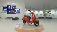 देखिए कितना क्यूट है बजाज का इलेक्ट्रिक स्कूटर, जानिए कितने रंग में खरीद सकते हैं आप