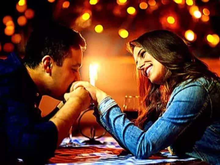 Does Kissing comes in Dream Dream prediction tells this about you Dream Prediction : முத்தம்  கொடுப்பதுபோல் கனவு வருகிறதா? கனவு சாஸ்திரம் இப்படி சொல்லுதாம் மக்களே..