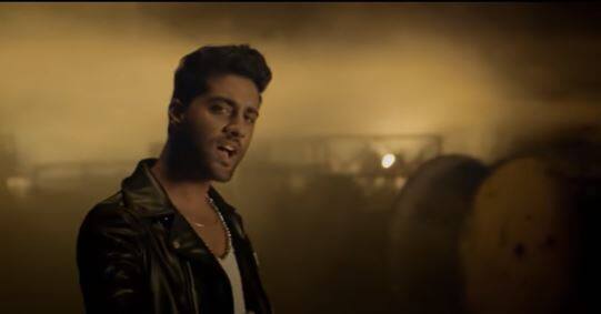 एआर रहमान (AR Rehman) की 99 सॉन्ग (99 Songs) की शूटिंग यूक्रेन में हुई है. फिल्म में इहान भट और एडिलसी वर्गास लीड रोल में नजर आए थे. ये फिल्म एक स्ट्रगलिंग सिंगर पर आधारित है जो सक्सेसफुल म्यूजिक कंपोजर बनना चाहता है.