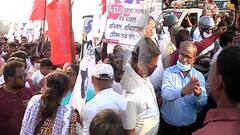 Anish Khan Death: দফায় দফায় কাঁদানে গ্যাসের শেল ফাটাচ্ছে পুলিশ, SFI-র কর্মসূচি ঘিরে রণক্ষেত্র পাঁচলা | Bangla News