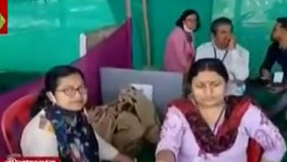 Hooghly : হুগলি জেলায় ১২টি পুরসভায় ভোট, গ্রামীণ এলাকার ৩টি পুরসভার জন্য ৭০০ পুলিশ মোতায়েন। Bangla News