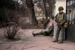 Russia-Ukraine Crisis: गोलीबारी और विस्फोटों से दहला कीव, यूक्रेन की राजधानी के दो बड़े हिस्सों पर रूस का कब्जा
