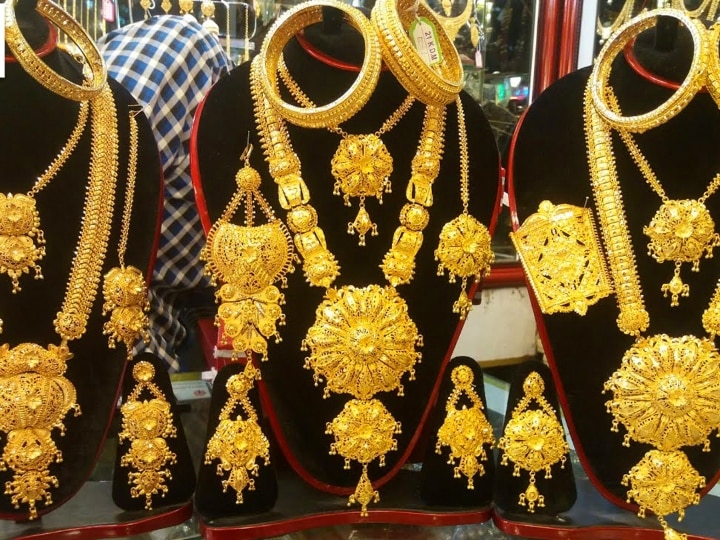 Gold, Silver Price: சரிவை நோக்கிச் செல்லும் தங்கம் வெள்ளி விலை.. இன்றைய விலை  நிலவரம் இதுதான்!!