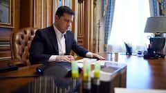 Russia Ukraine War: হাসতে হাসতেই প্রেসিডেন্ট, পর্দার সঙ্গে মিলে যায় বাস্তব, জেলেনস্কির হাতে কি বাঁচবে ইউক্রেন!