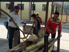 Indore News: इंदौर के इस मुस्लिम शख्स ने पेश की मिसाल, अब तक कई शवों का हिंदू रीति-रिवाज से कर चुके हैं अंतिम संस्कार