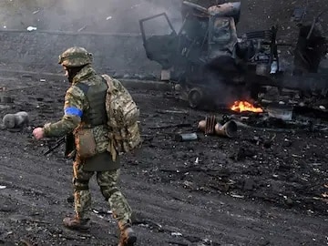 Russia Ukraine War Vladimir Putin 240 Civilians Dead Till Now, Huge Blast  Near Oil Terminal In Kyiv | Ukraine Russia War: পর পর বিস্ফোরণ, প্রাণহানি  বাড়ছে ইউক্রেনে; মৃত শতাধিক
