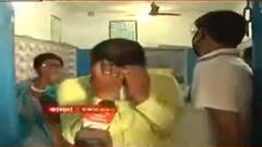 WB Municipal Election 2022 : এক ব্যক্তি একাধিক ভোট! কালনায় ধরা পড়তেই ছুট | Bangla News