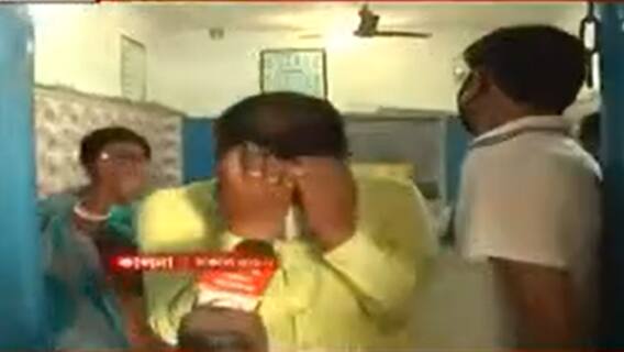 WB Municipal Election 2022 : এক ব্যক্তি একাধিক ভোট! কালনায় ধরা পড়তেই ছুট | Bangla News