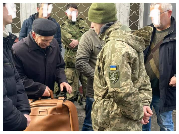 80-Year-Old Ukrainian Man Joins Army Amid Crisis, Photo Goes Viral 80-Year-Old Ukrainian Man Lined Up To Join Army Amid Crisis, Photo Goes Viral