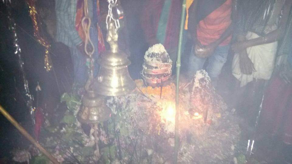 Bastar News: इस शिवलिंग पर प्रकृति कराती है सालभर जलाभिषेक, वैज्ञानिक भी नहीं पता लगा पाए कहां से आता है जल