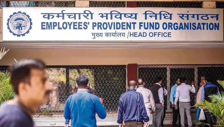 EPFO adds 15.32 lakh net subscribers, around 9.68 lakh new members, during March 2022 EPFO News: ईपीएफओ ने मार्च में 15.32 लाख मेंबर्स जोड़े, फरवरी के मुकाबले 19 फीसदी ज्यादा रहे