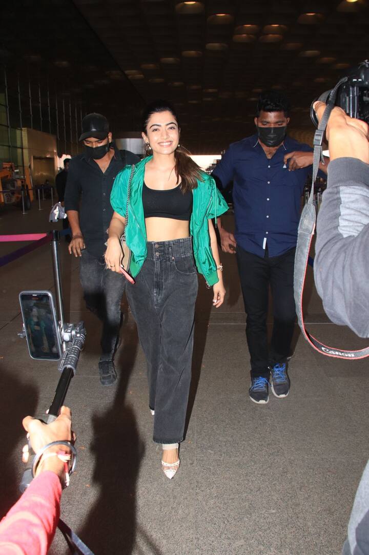रश्मिका मंदाना (Rashmika Mandanna) साउथ का जाना माना नाम हैं. पुष्पा की रिलीज के बाद से ही एक्ट्रेस चर्चाओं का विषय बन चुकी हैं.