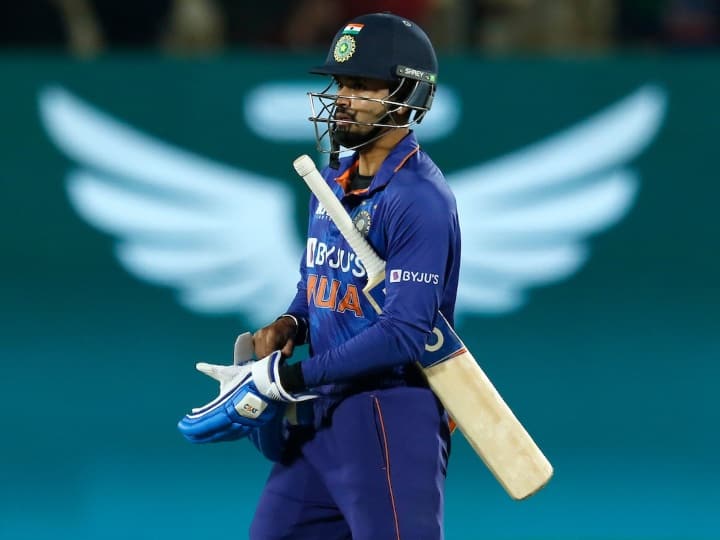 IND vs SL 3rd T20: श्रेयस अय्यर को मिला 'प्लेयर ऑफ द टूर्नामेंट' का खिताब, यह रिकॉर्ड तोड़ने वाले पहले भारतीय
