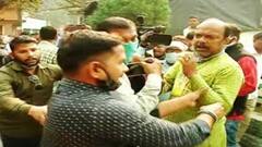 WB Municipal Election 2022 : বুথ জ্যামের প্রতিবাদ, উত্তর ব্যারাকপুরের নির্দল প্রার্থীকে 'মারধর'।Bangla News