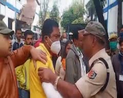 WB Municipal Election 2022: জলপাইগুড়ির ১২ নম্বর ওয়ার্ডের কংগ্রেস প্রার্থীকে ঘাড়ধাক্কা দেওয়ার অভিযোগ পুলিশের বিরুদ্ধে