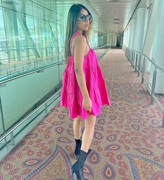 पिंक शॉर्ट ड्रेस में निया शर्मा ने दिखाए नखरे हजार, एक्ट्रेस की इन ग्लैमरस तस्वीरों को फैंस देख रहे बार-बार